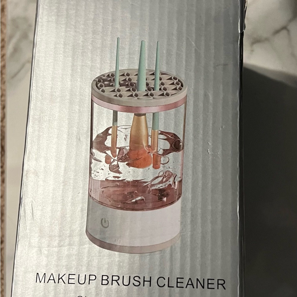 Electric Makeup Brush Cleaner with Gold Accents NWT - Picture 4 of 4
